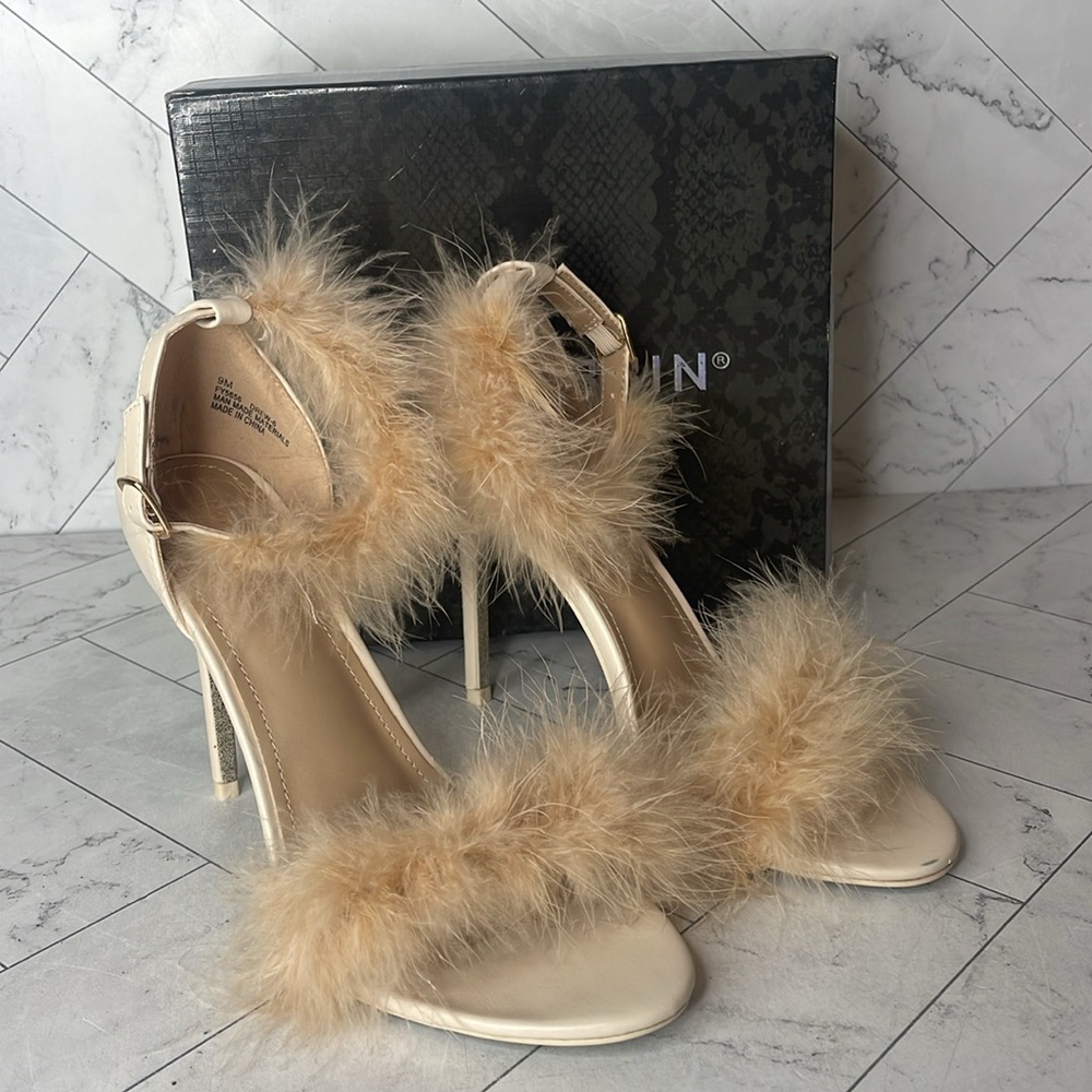 NWT Cape Robbin Womens Nude Drew Heels SIZE 9 - Picture 1 of 6
